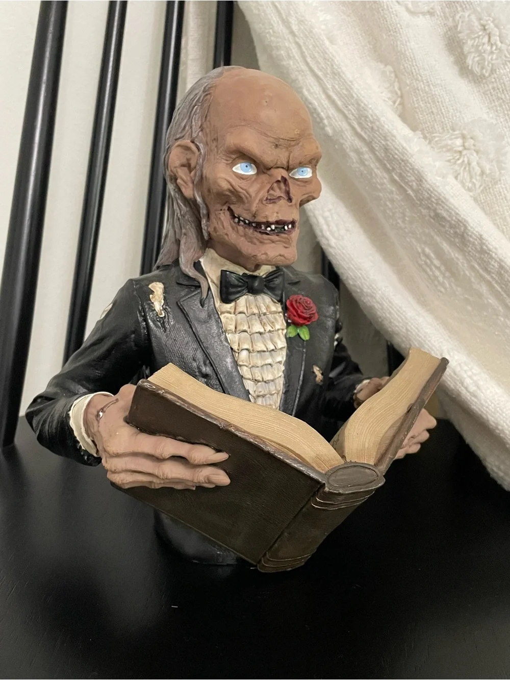 The Keeper Bust from Spirit Halloween